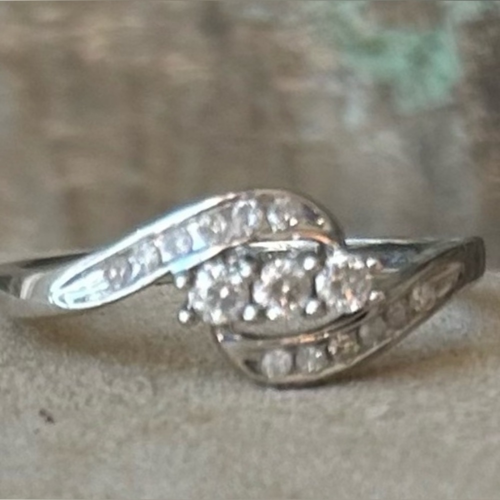 10k Diamond Ring